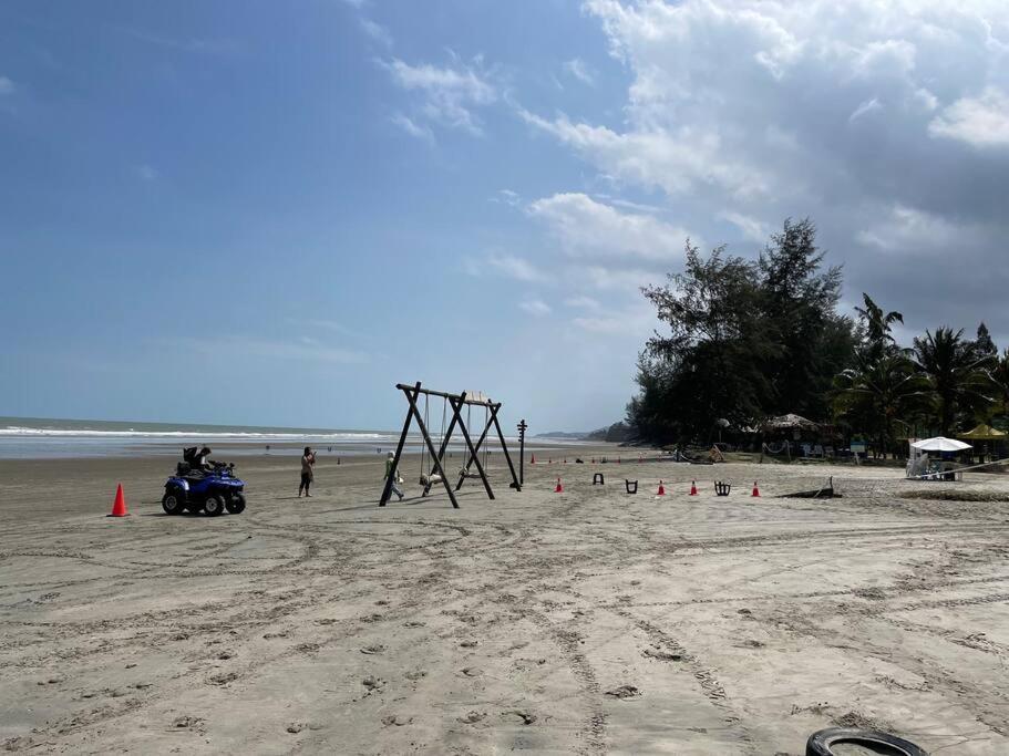 Kuantan Getaway Waterpark And Beach Exteriör bild